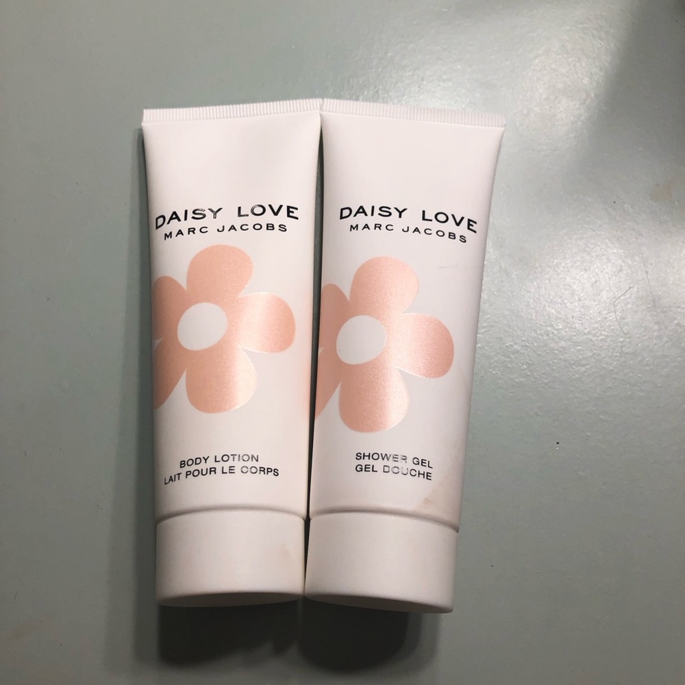 Marc Jacobs Daisy love lotion and body wash set.
